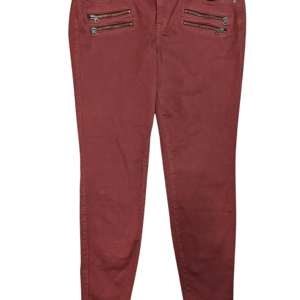 Skinny Jeggings with Zipper Accents Never Worn - Picture 1 of 6